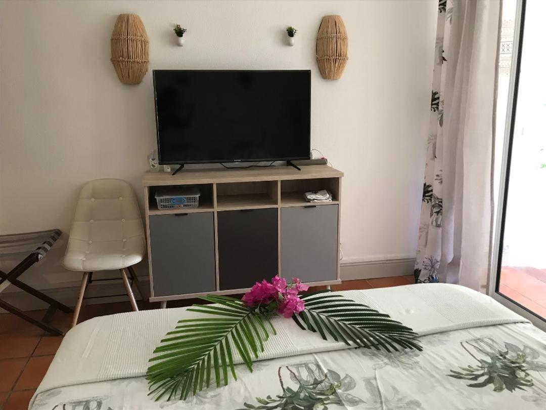 Coeur Tiare Studio Lounge Piscine Plage Cocotiers 圣弗朗索瓦 外观 照片